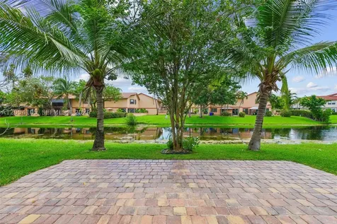 1053 SW 113th Way Pembroke Pines FL 33025