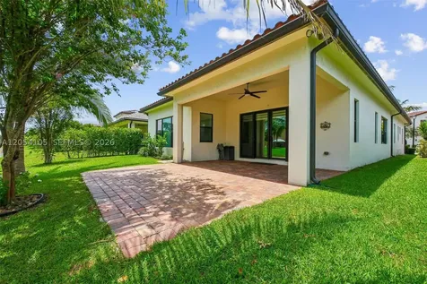 1053 SW 113th Way Pembroke Pines FL 33025