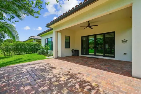 1053 SW 113th Way Pembroke Pines FL 33025