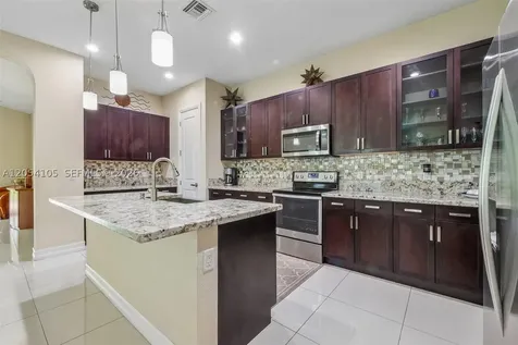 1053 SW 113th Way Pembroke Pines FL 33025