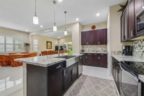 1053 SW 113th Way Pembroke Pines FL 33025