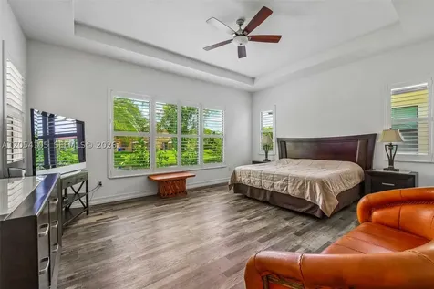 1053 SW 113th Way Pembroke Pines FL 33025