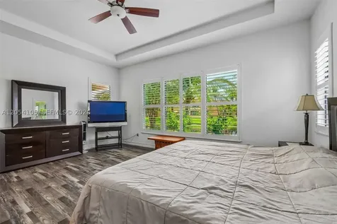 1053 SW 113th Way Pembroke Pines FL 33025