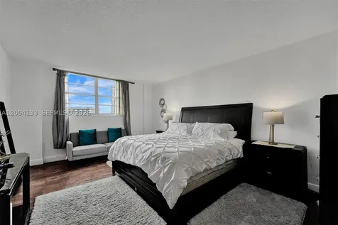 19370 Collins Avenue Sunny Isles Beach FL 33160