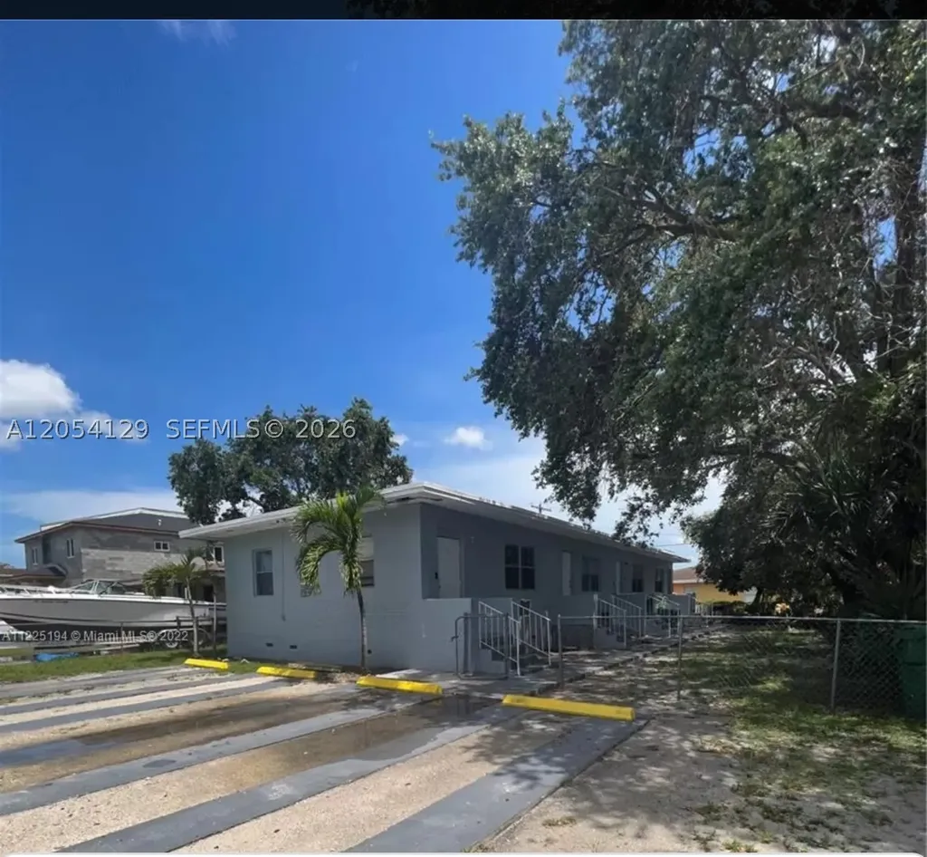 2560 Wilmington Street Opa-Locka FL 33054