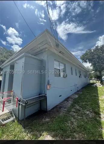 2560 Wilmington Street Opa-Locka FL 33054