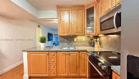 483 N Pine Island Road Plantation FL 33324