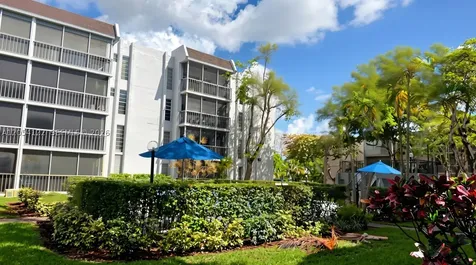 483 N Pine Island Road Plantation FL 33324