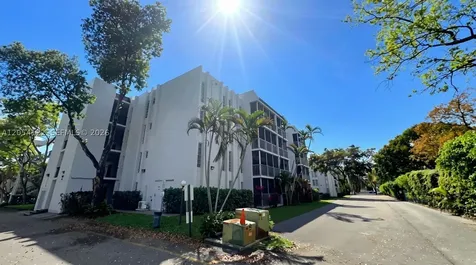 483 N Pine Island Road Plantation FL 33324
