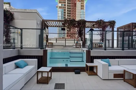 20 NE 11th Street Miami FL 33132