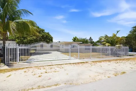 323 NW 104th Terrace Miami FL 33150
