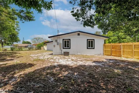 1218 NW 15th Street Fort Lauderdale FL 33311