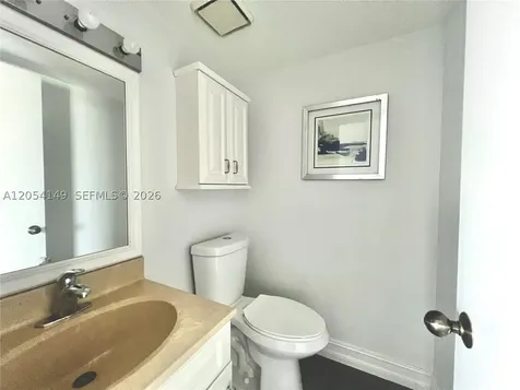 2457 Collins Avenue Miami Beach FL 33140