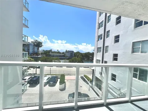 2457 Collins Avenue Miami Beach FL 33140