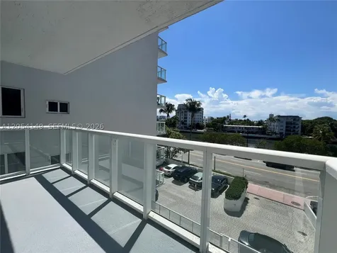 2457 Collins Avenue Miami Beach FL 33140