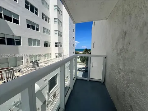 2457 Collins Avenue Miami Beach FL 33140