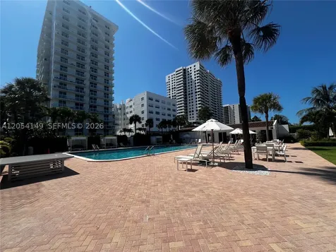 2457 Collins Avenue Miami Beach FL 33140
