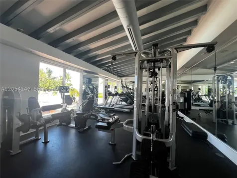 2457 Collins Avenue Miami Beach FL 33140