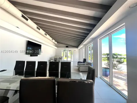 2457 Collins Avenue Miami Beach FL 33140