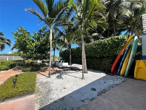 2457 Collins Avenue Miami Beach FL 33140