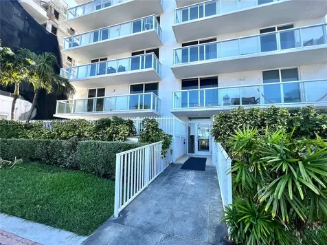2457 Collins Avenue Miami Beach FL 33140