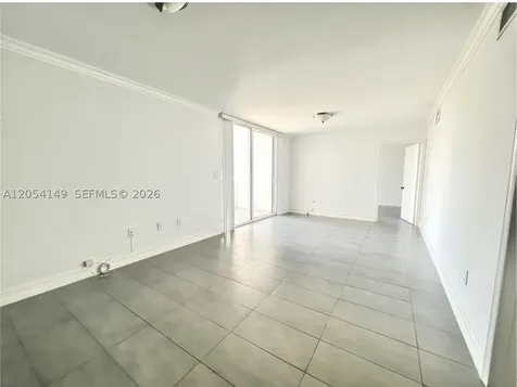2457 Collins Avenue Miami Beach FL 33140
