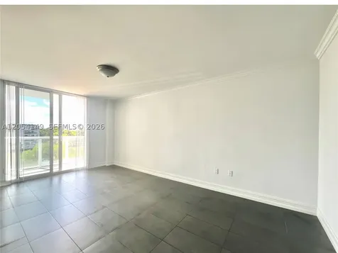 2457 Collins Avenue Miami Beach FL 33140