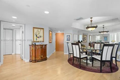 21205 Yacht Club Drive Aventura FL 33180