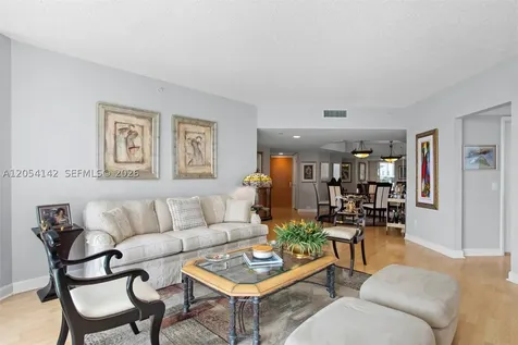 21205 Yacht Club Drive Aventura FL 33180