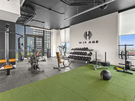 121 NE 5th Street Miami FL 33132