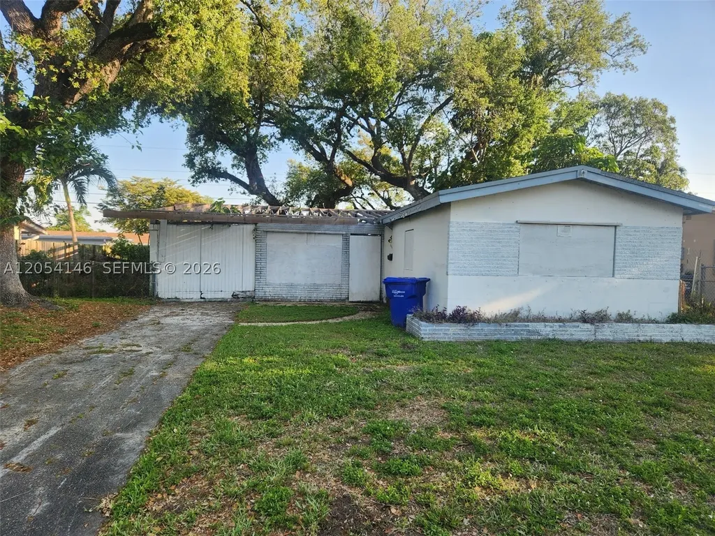 6331 Harding Street Hollywood FL 33024