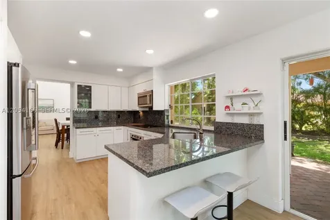 524 Water Point Weston FL 33326