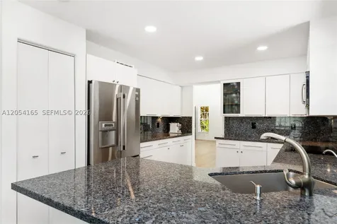 524 Water Point Weston FL 33326
