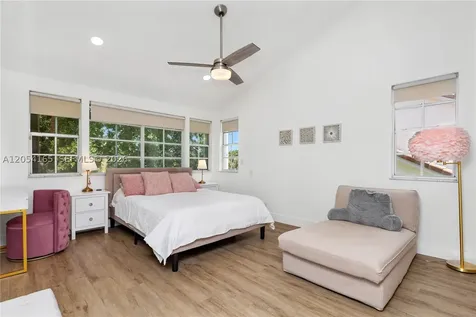 524 Water Point Weston FL 33326
