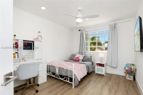 524 Water Point Weston FL 33326