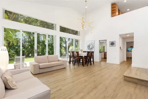 524 Water Point Weston FL 33326