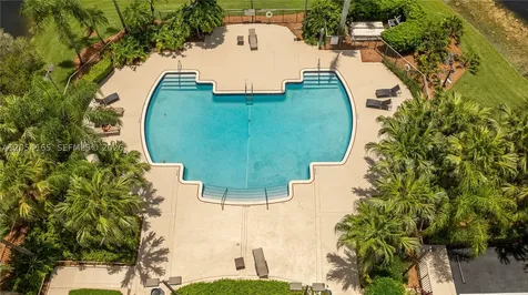 524 Water Point Weston FL 33326
