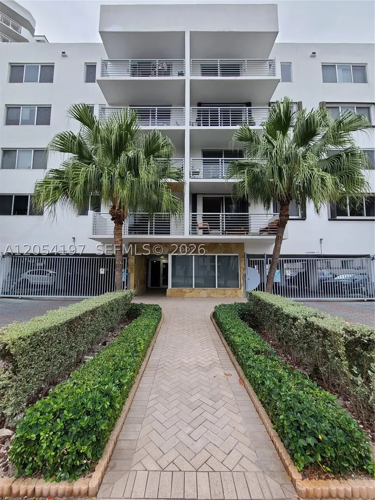 1605 Bay Road Miami Beach FL 33139