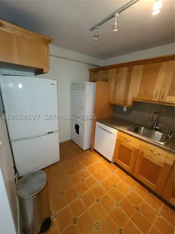 1605 Bay Road Miami Beach FL 33139