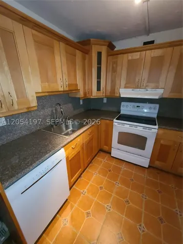 1605 Bay Road Miami Beach FL 33139