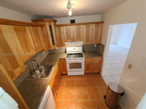 1605 Bay Road Miami Beach FL 33139