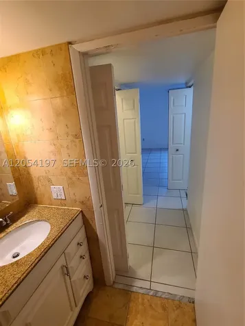 1605 Bay Road Miami Beach FL 33139