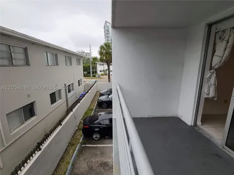 1605 Bay Road Miami Beach FL 33139