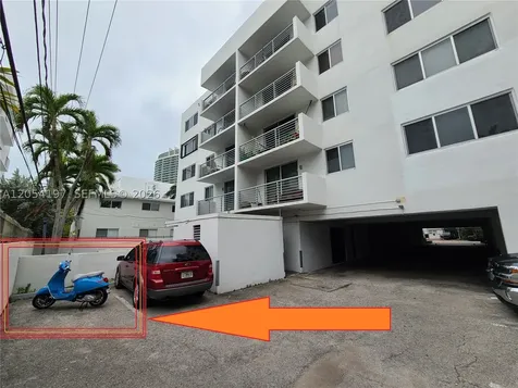 1605 Bay Road Miami Beach FL 33139