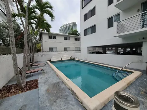 1605 Bay Road Miami Beach FL 33139