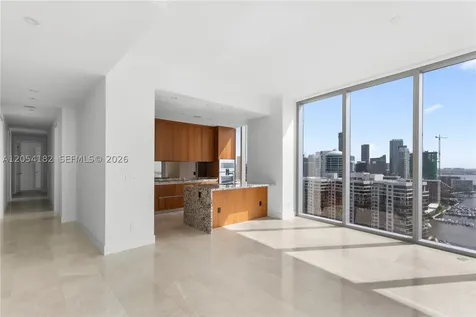 175 SE 25th Road Miami FL 33129