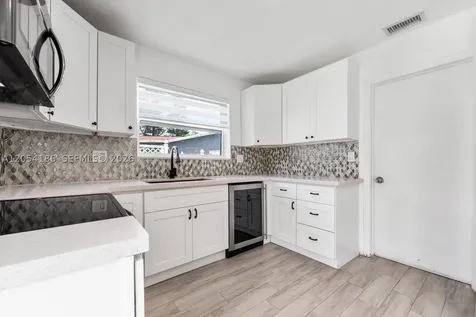 3192 NW 40th Court Lauderdale Lakes FL 33309