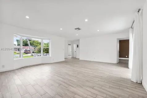 3192 NW 40th Court Lauderdale Lakes FL 33309