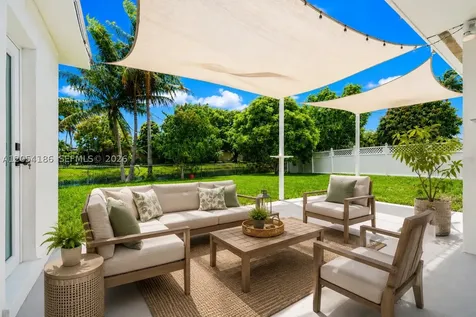 3192 NW 40th Court Lauderdale Lakes FL 33309