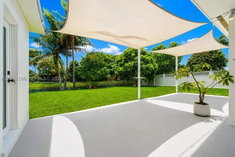 3192 NW 40th Court Lauderdale Lakes FL 33309